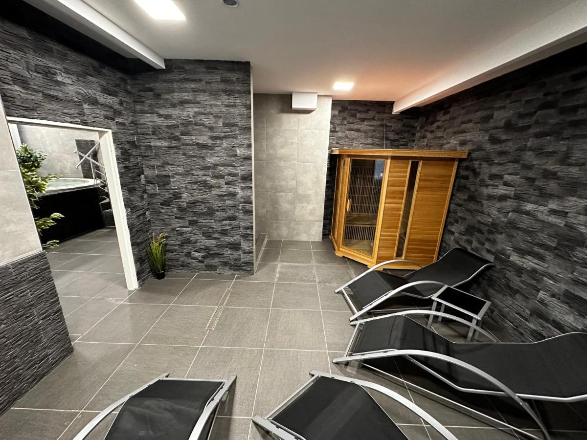 Horsky Hotel Jelenovska S Bazenem V Cene Valašské Klobouky エクステリア 写真