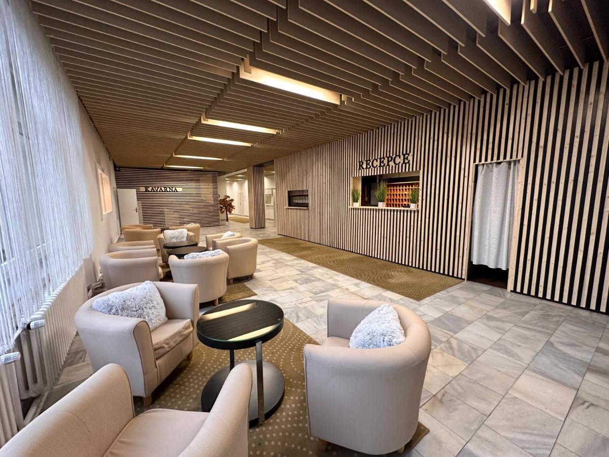 Horsky Hotel Jelenovska S Bazenem V Cene Valašské Klobouky エクステリア 写真