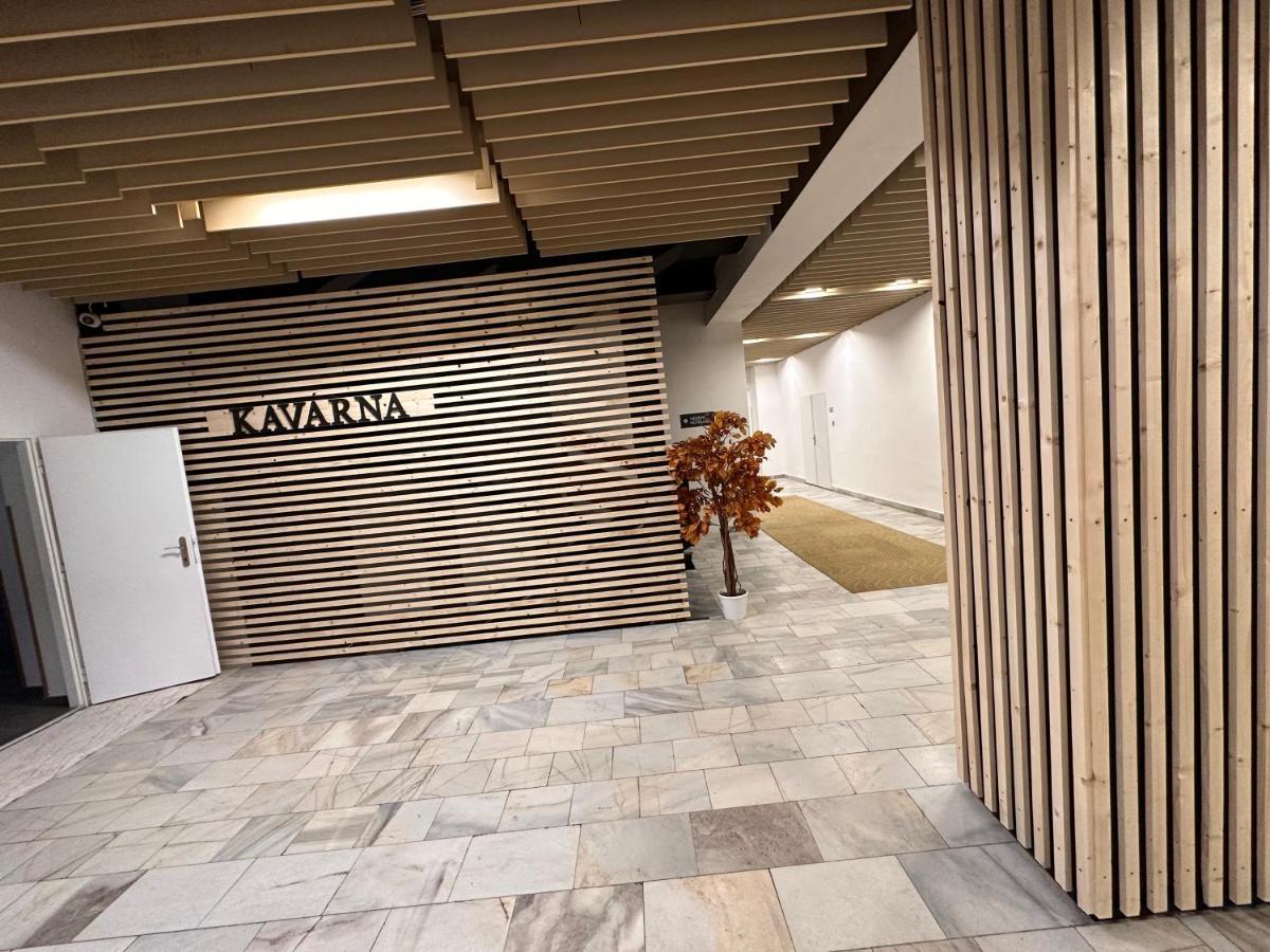Horsky Hotel Jelenovska S Bazenem V Cene Valašské Klobouky エクステリア 写真