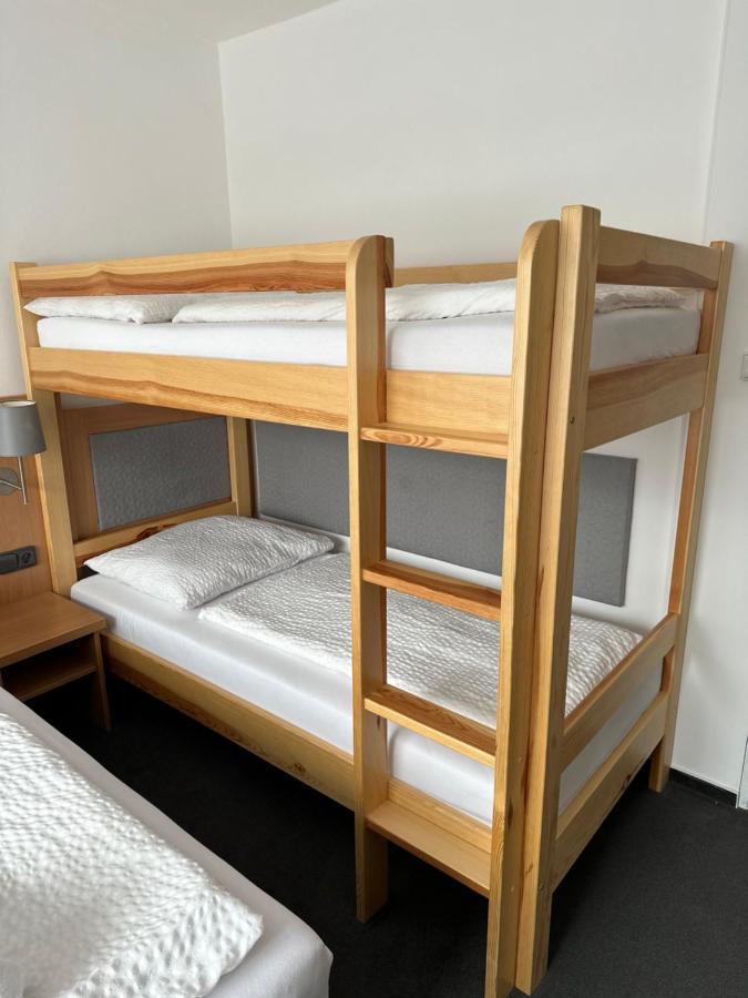 Horsky Hotel Jelenovska S Bazenem V Cene Valašské Klobouky エクステリア 写真