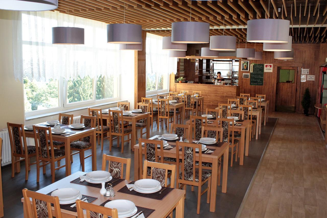 Horsky Hotel Jelenovska S Bazenem V Cene Valašské Klobouky エクステリア 写真