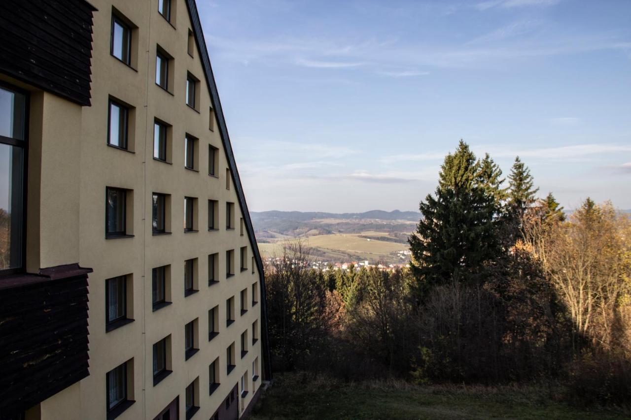 Horsky Hotel Jelenovska S Bazenem V Cene Valašské Klobouky エクステリア 写真