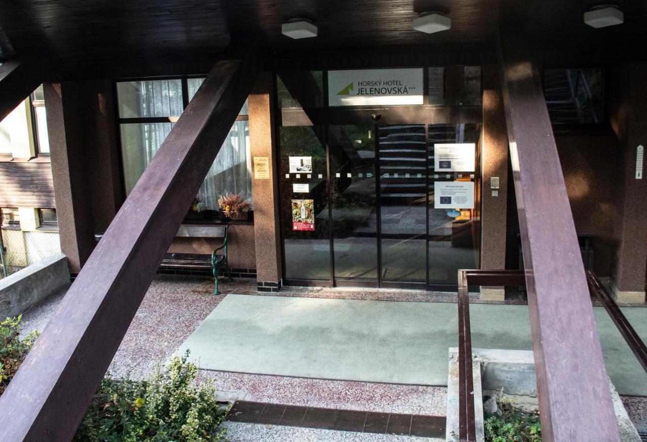 Horsky Hotel Jelenovska S Bazenem V Cene Valašské Klobouky エクステリア 写真