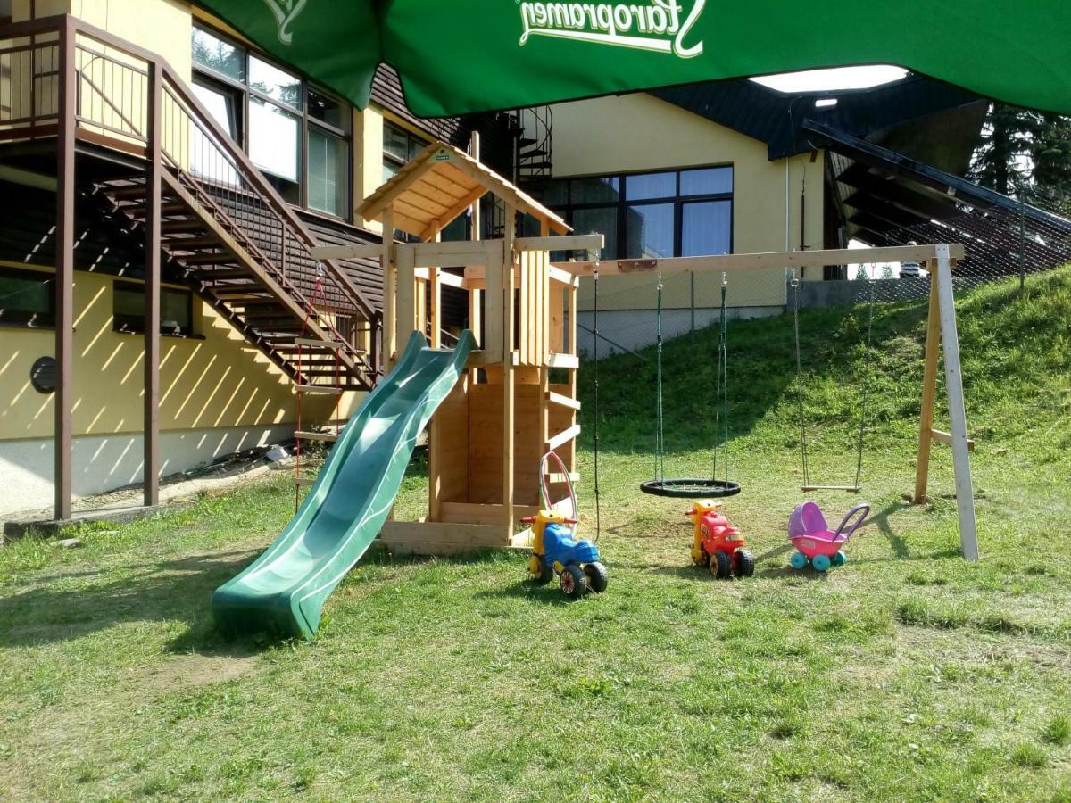 Horsky Hotel Jelenovska S Bazenem V Cene Valašské Klobouky エクステリア 写真