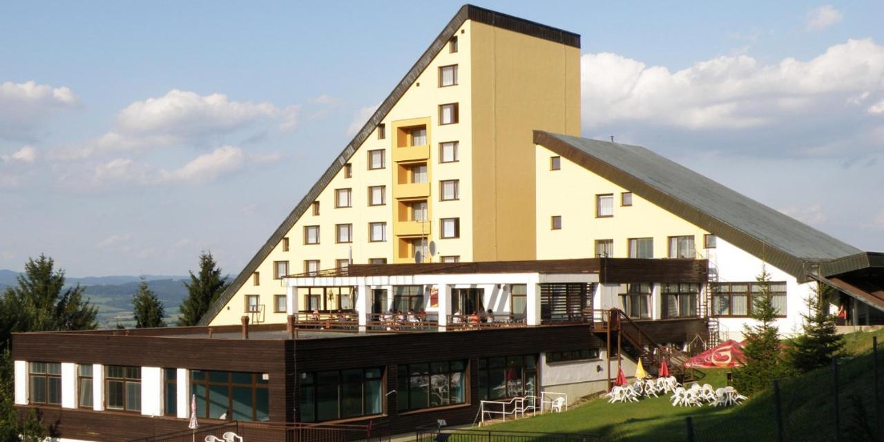 Horsky Hotel Jelenovska S Bazenem V Cene Valašské Klobouky エクステリア 写真
